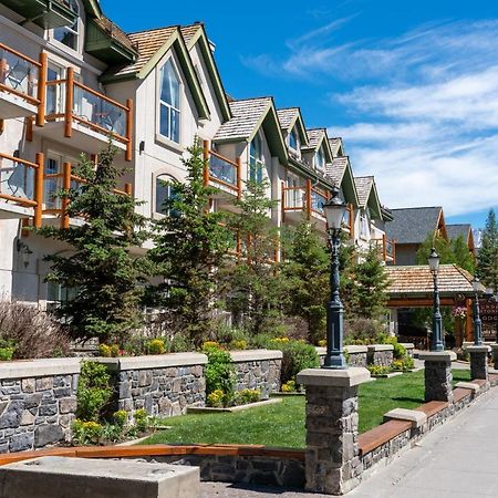 The Rundlestone Lodge Банф Экстерьер фото